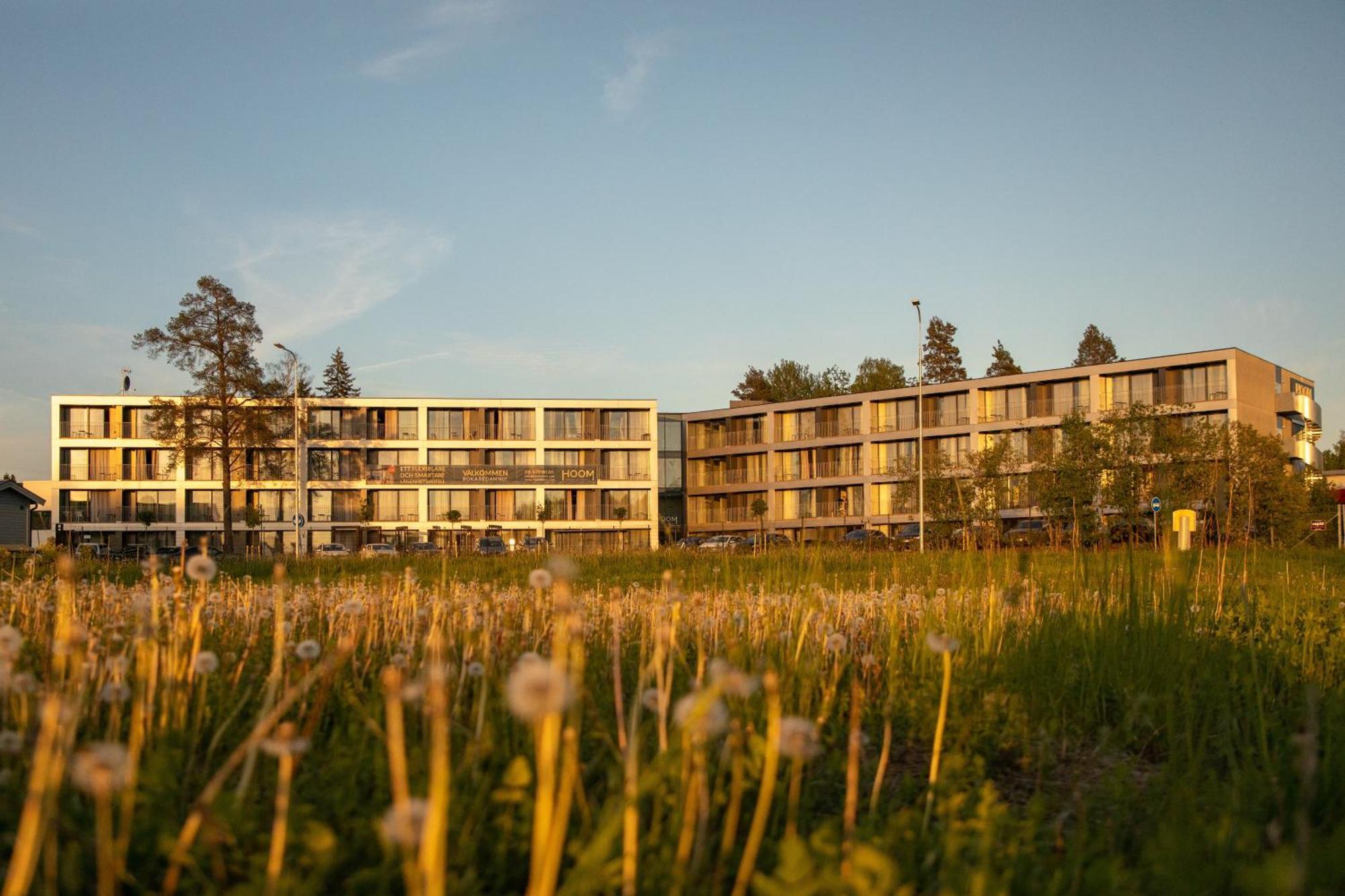 Hoom Home & Hotel Jaerfaella Jarfalla Exterior photo